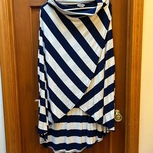 Comfortable size L high-lo skirt